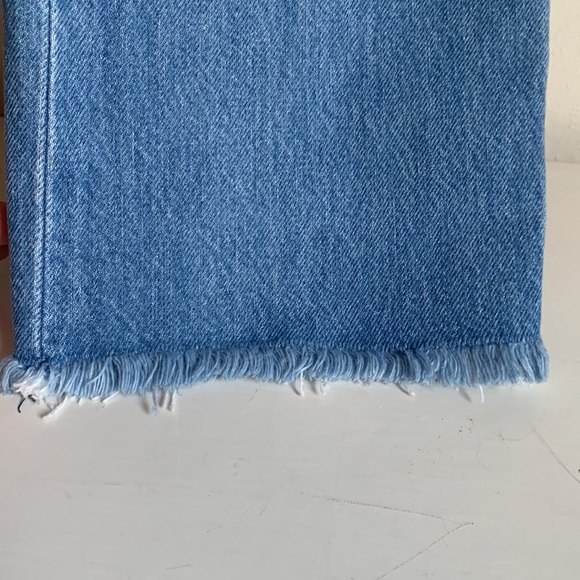 NWT Wedgie Straight Levi’s Size 28 - Picture 7 of 8